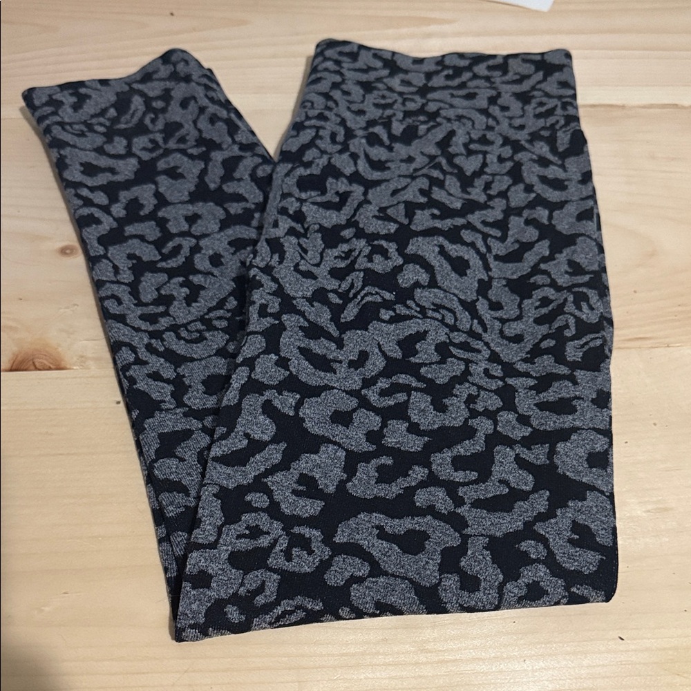 Chic Leopard Print Leggings